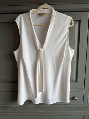 Nipon Boutique White Sleeveless Tie-Neck Blouse